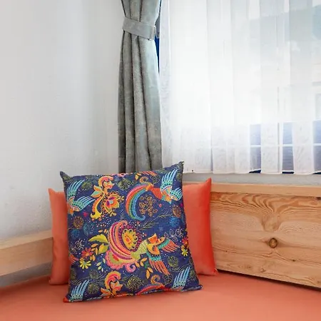 Private And Luxurious Suites In Villa With Beautiful Garden 住宿加早餐酒店 戈西克